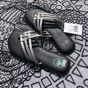 ✨NWT Sanuk Silver Sandals